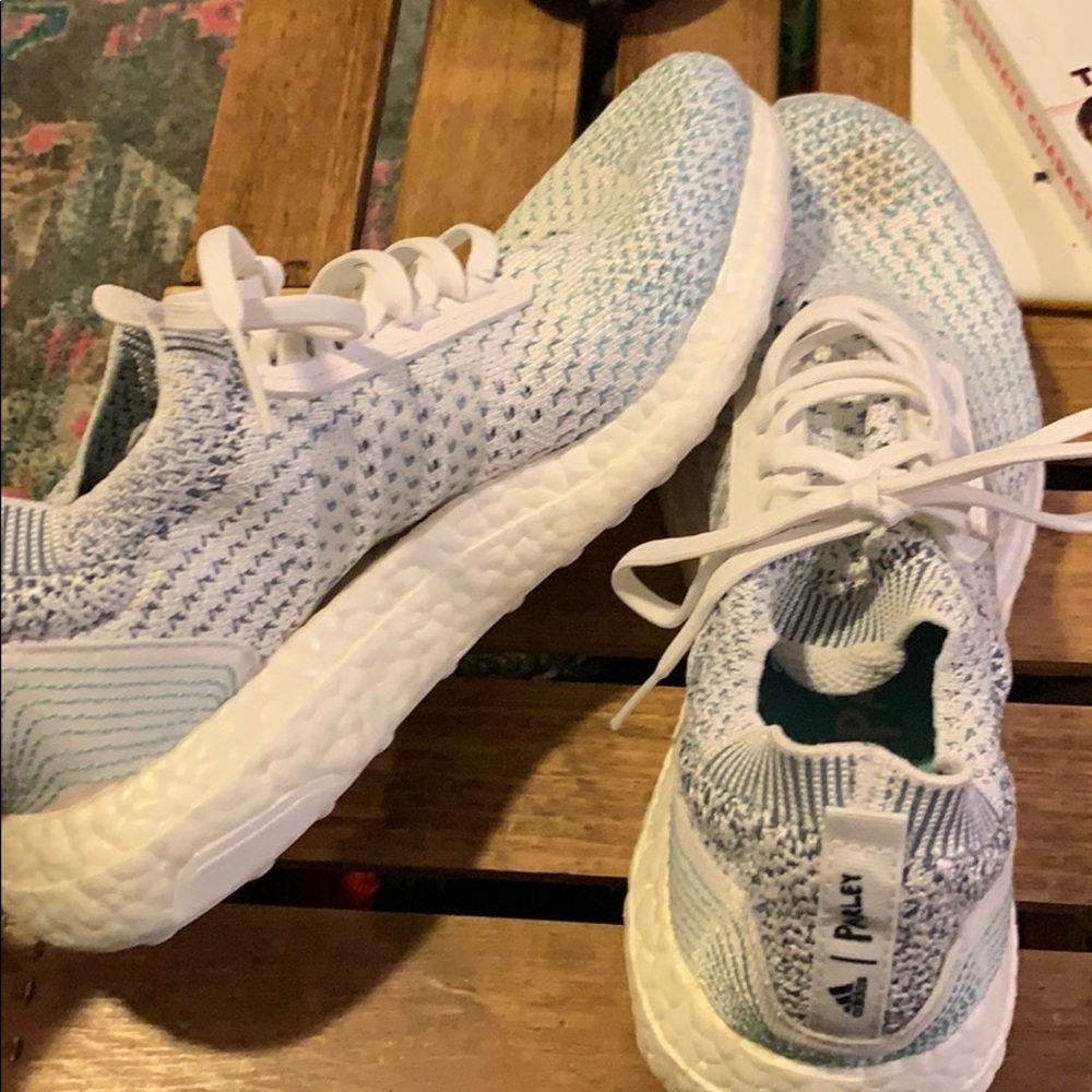 Adidas tennis shoes